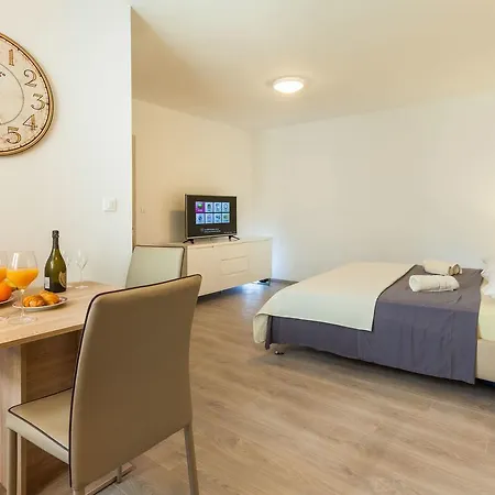 Apartment Stylish Apartment In Split Croatia Near Beach *